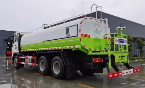 ����20������HOWO���p��ˮ܇