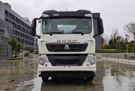 ����20������HOWO���p��ˮ܇