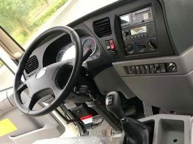 國六12方大運F6灑水車內飾圖片 國六12方大運F6灑水車內飾圖片