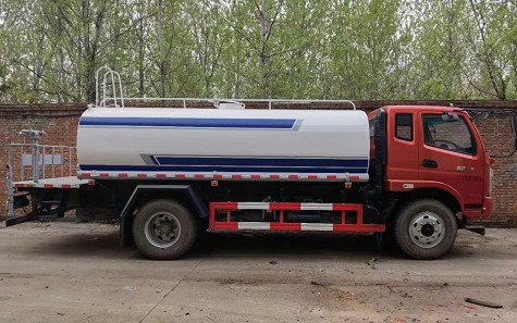 �w���W�Y����13����ˮ܇�෽λ�DƬ