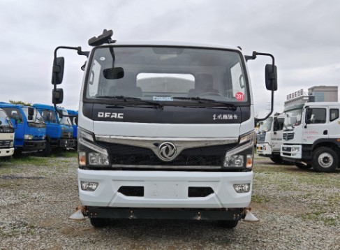 二手東風福瑞卡10方灑水車_二手中聯重科10方灑水車3