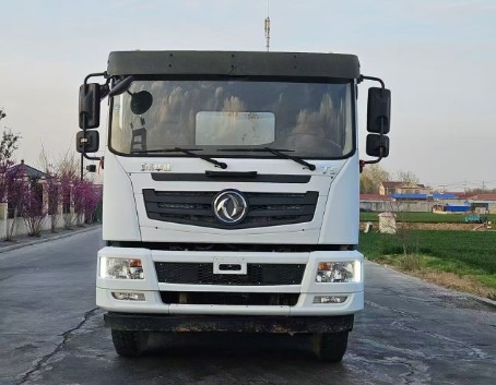 二手東風(fēng)前四后八灑水車_二手30方灑水車2