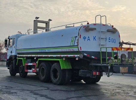 二手東風(fēng)前四后八灑水車_二手30方灑水車4
