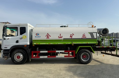 新疆二手灑水車_二手15方六缸灑水車_附近二手灑水車交易市場3